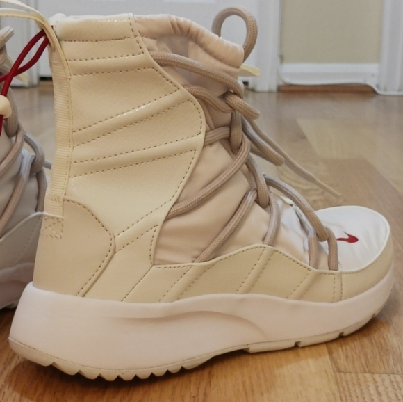 💎 HP 💎  Nike Tanjun High Rise Boots size 8 for Women - Picture 9 of 10